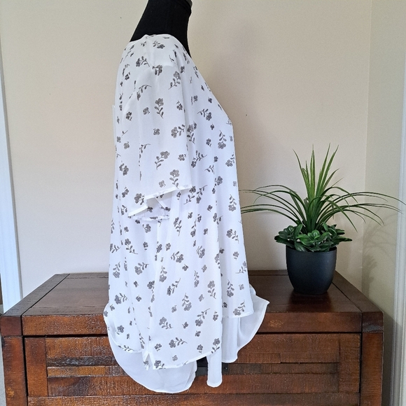 Hilary Radley Short Sleeve Blouse Size XL Black White Floral Double Layer Top - Picture 3 of 12